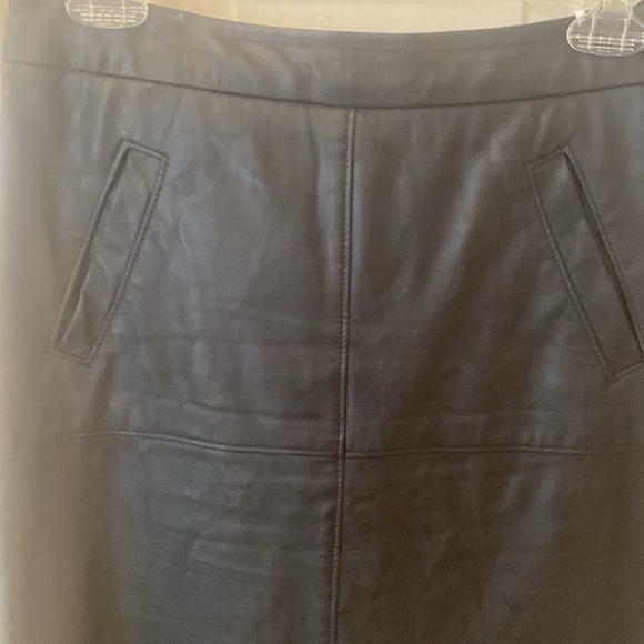 CAbi short leather skirt. Size 2. - Picture 3 of 5